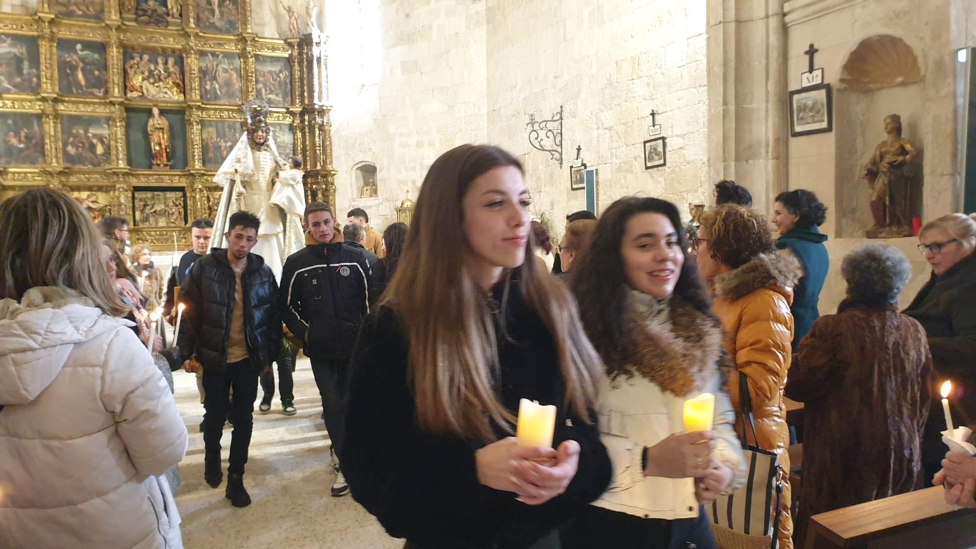 GALERÍA | Fiesta de las Candelas y coplas al gallo en Venialbo