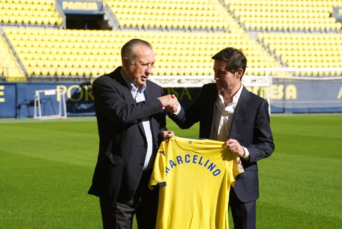 El presidente, Fernando Roig, junto al nuevo entrenador del Villarreal, Marcelino García Toral.
