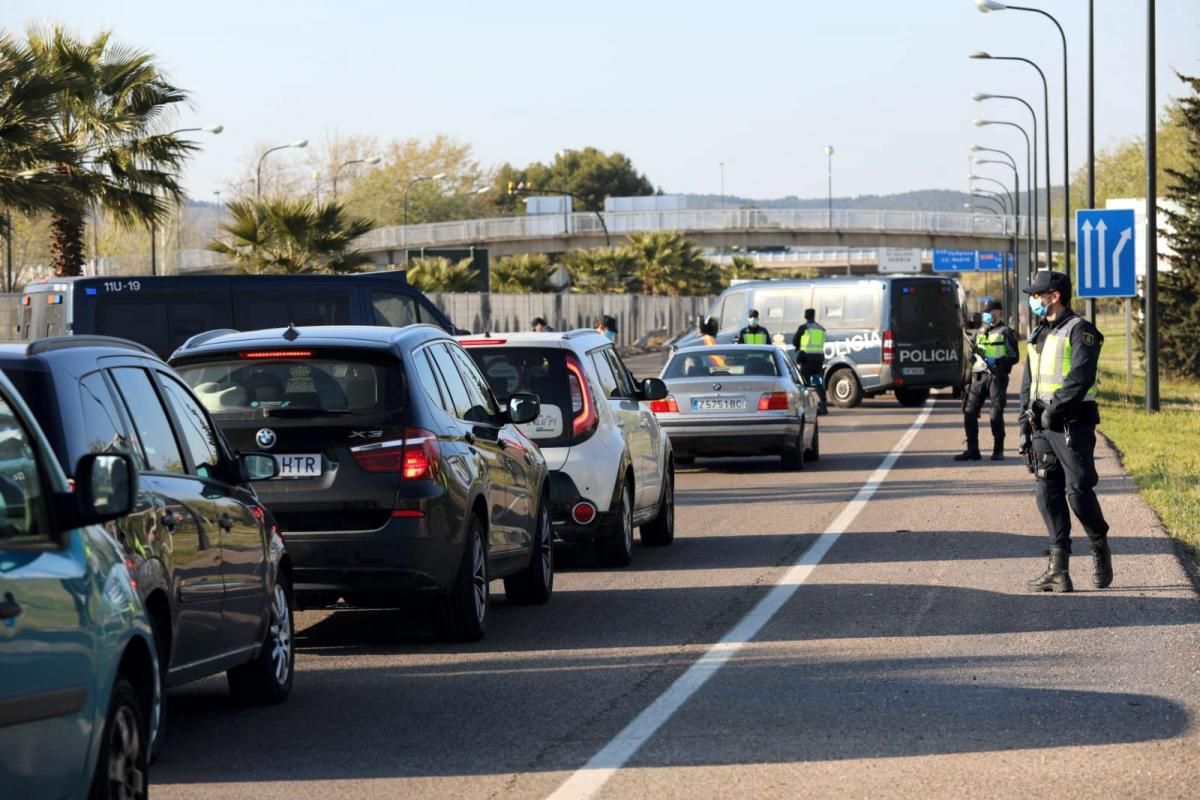 Control policial en al salida de la carretera a Huesca