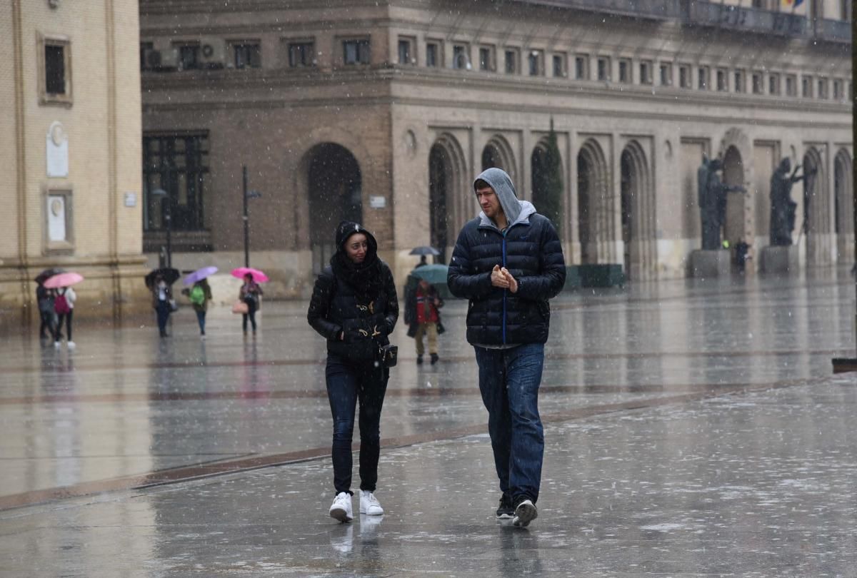 La nieve llega a Zaragoza