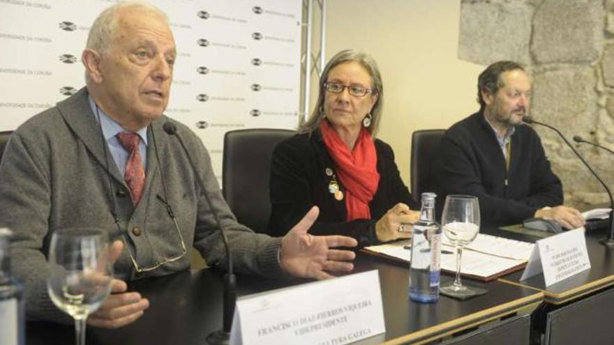 Francisco Díaz-Fierros, María José Martínez y Xosé Antón Fraga, ayer, en el Rectorado. / víctor echave