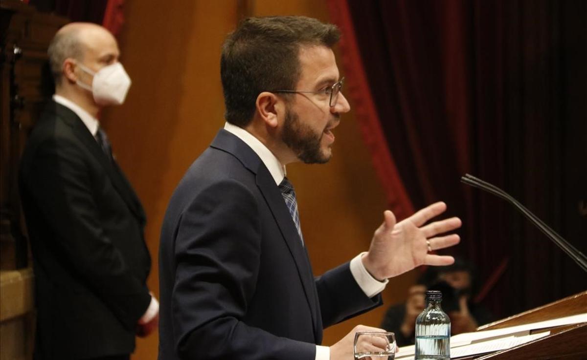 Pere Aragonès, en su intervención en el Parlament: “La violencia no es una forma de protesta democrática”.