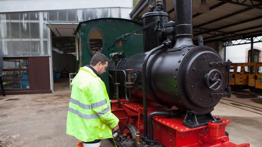 El traslado desde Gijón hasta la estación langreana de El Cadavíu