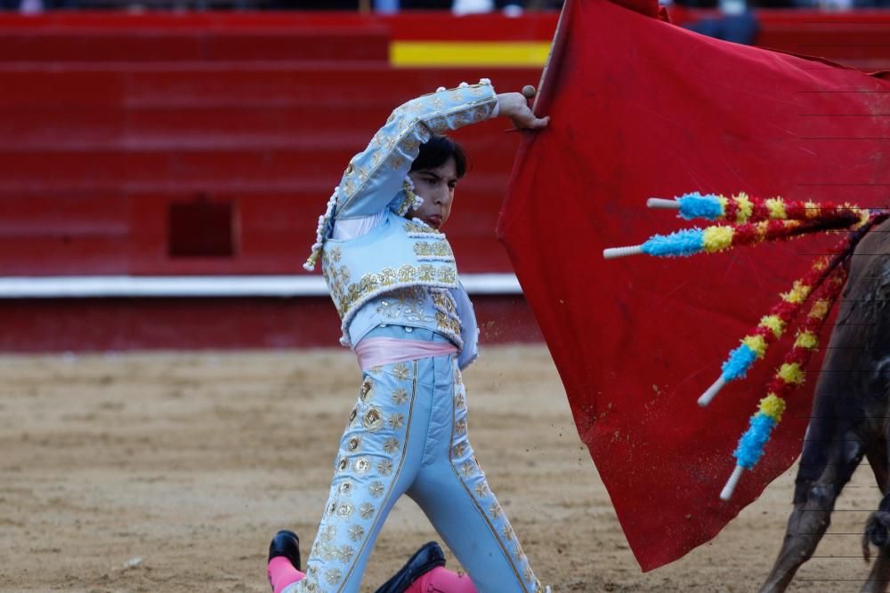 Erales de Aida Jovani para Miguel Senent «Miguelito» (Escuela de Valencia), Ramón Serrano (Escuela de Murcia) y Álvaro Passalacqua (Escuela de Málaga)