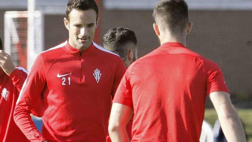 Borja Viguera, en el entrenamiento de ayer, en Mareo.