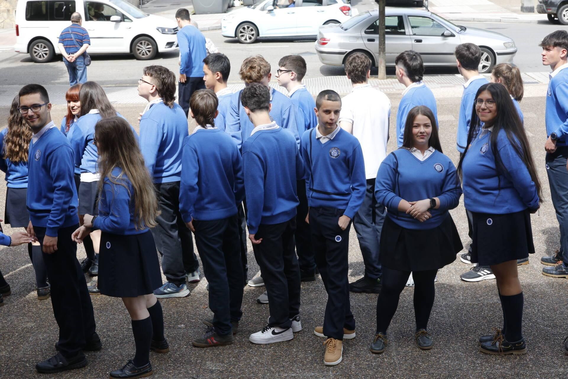 Los centros educativos gijoneses, de graduación