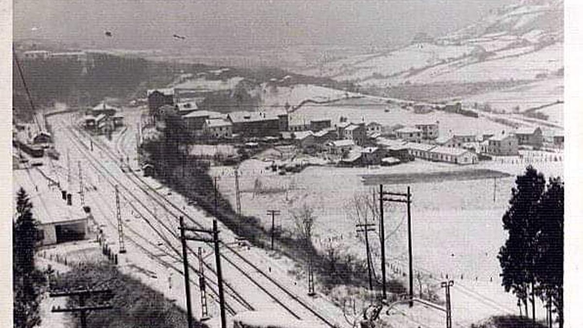 La nevada sobre Villabona, en 1961, en la imagen publicada por la red municipal de bibliotecas.