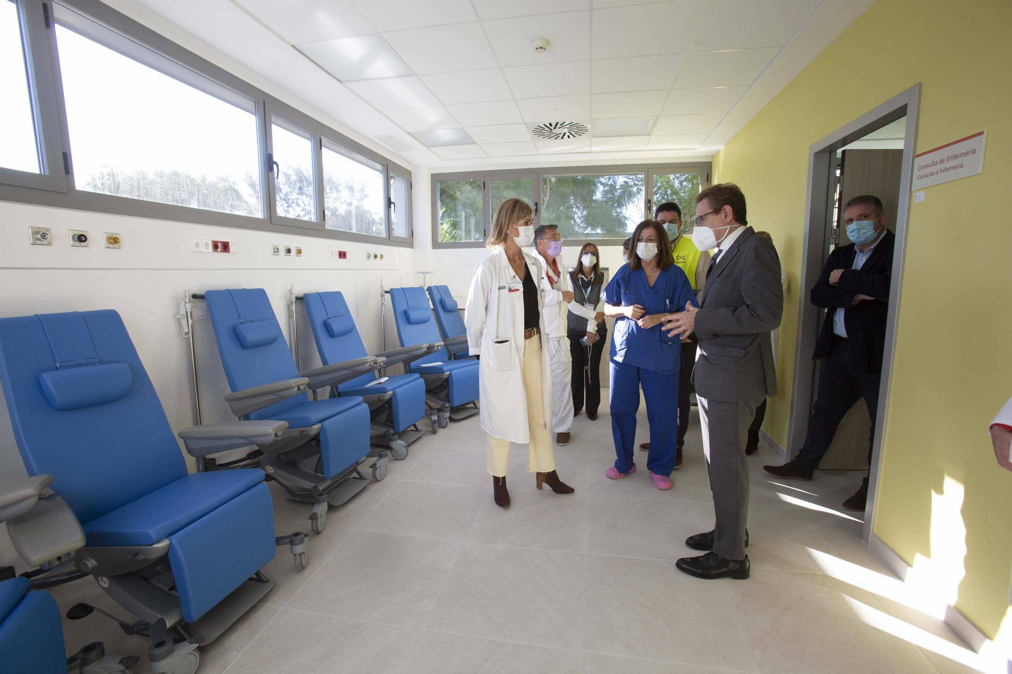 El conseller de Sanidad Miguel Mínguez visita el futuro hospital de día oncológico y la remodelación de las urgencias del hospital Sant Joan d’Alacant