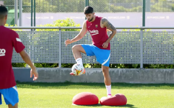 Entreno con estreno del pasado futuro del Barça