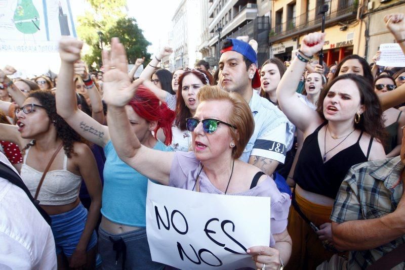 Manifestación contra la puesta en libertad de La Manada en Zaragoza