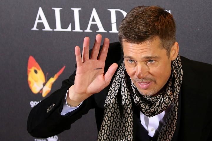 Brad Pitt posa en el estreno de 'Allied' en Madrid