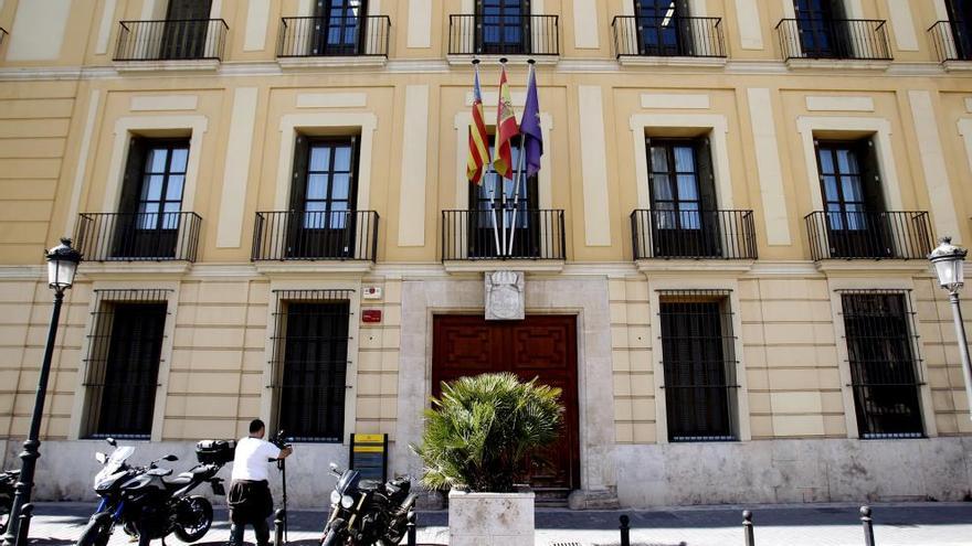 El Palacio de Cervelló, sede del Archivo Municipal de Valencia, en cuyo interior se encuentra la Guardia Civil.