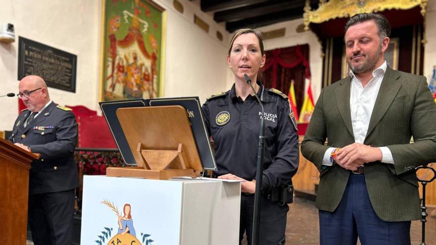 Mujer e inspectora de la Policía Local en Elche