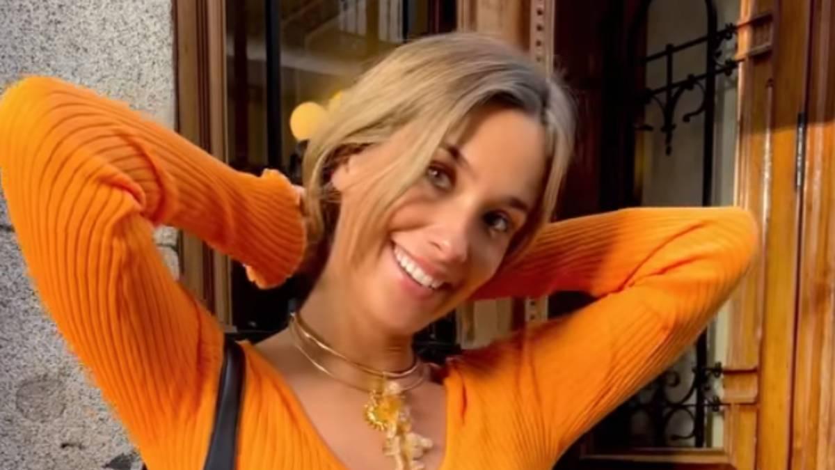 María Pombo con conjunto naranja de Zara