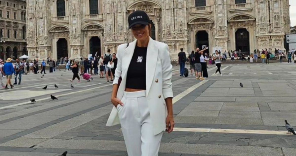 Paula Echevarría con traje blanco en Milán