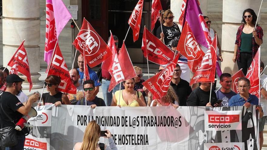 Trabajadores de la hostelería, en una protesta.