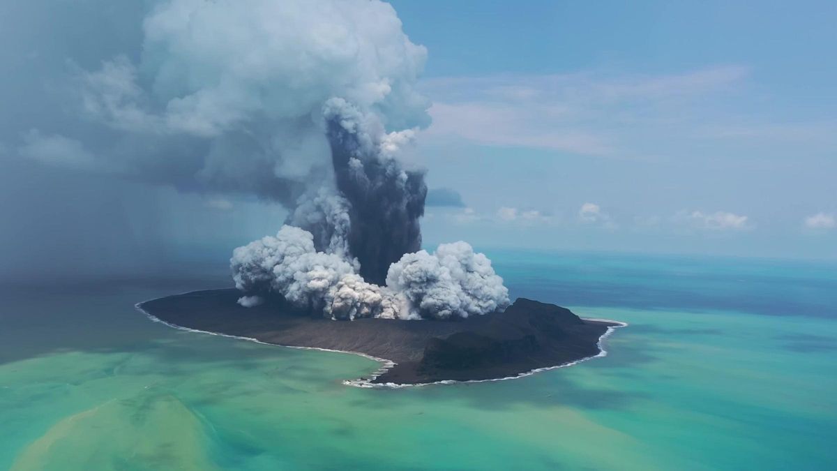 Erupción del volcán Hunga Thonga
