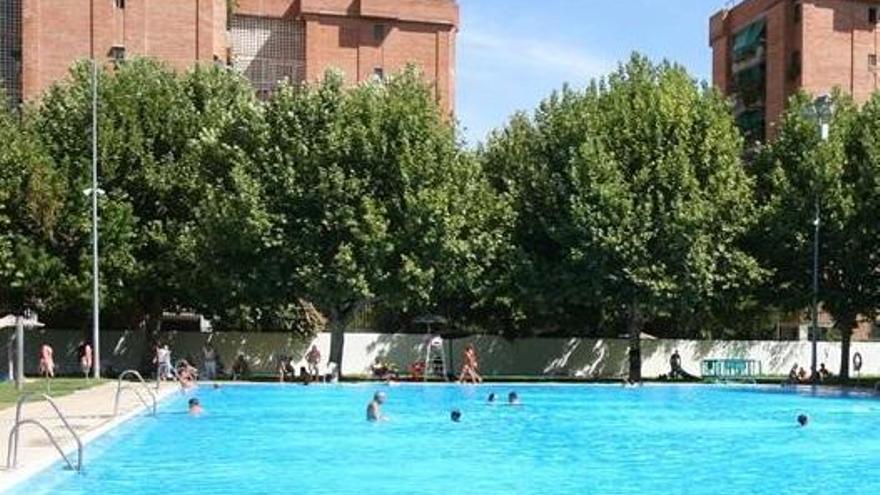 La Fuensanta exige abrir su piscina