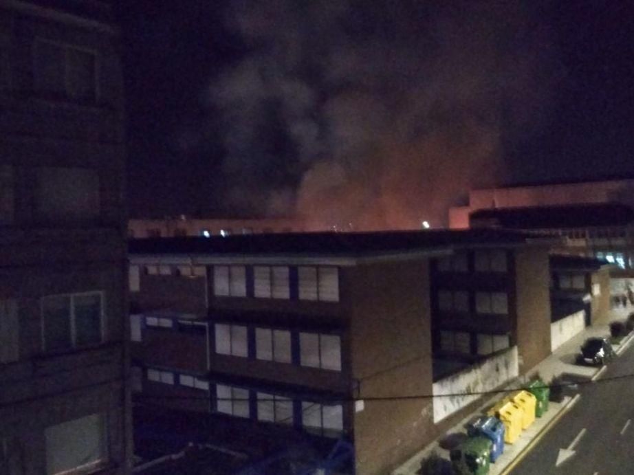 Explosión e incendio cerca del albergue municipal