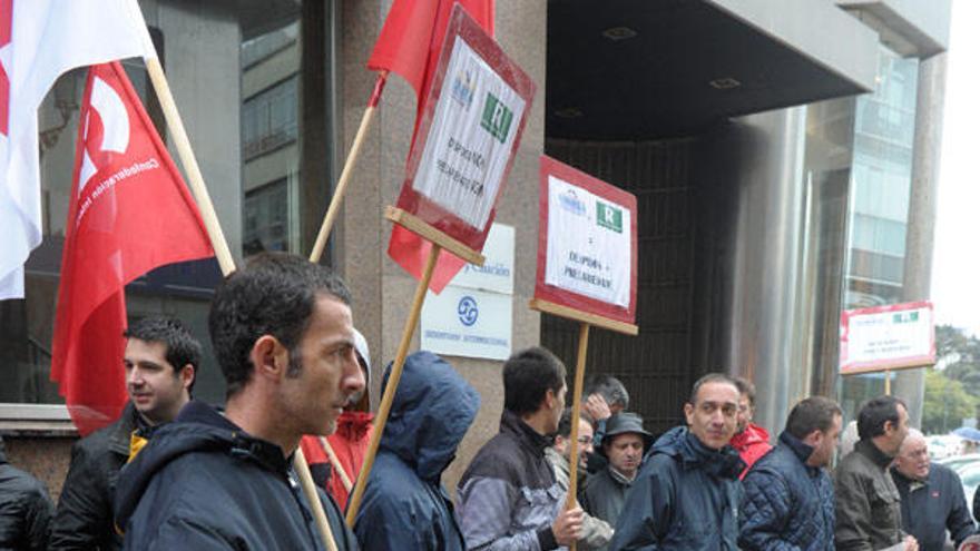 Trabajadores de Comfica protestan por el &quot;goteo continuo&quot; de despidos