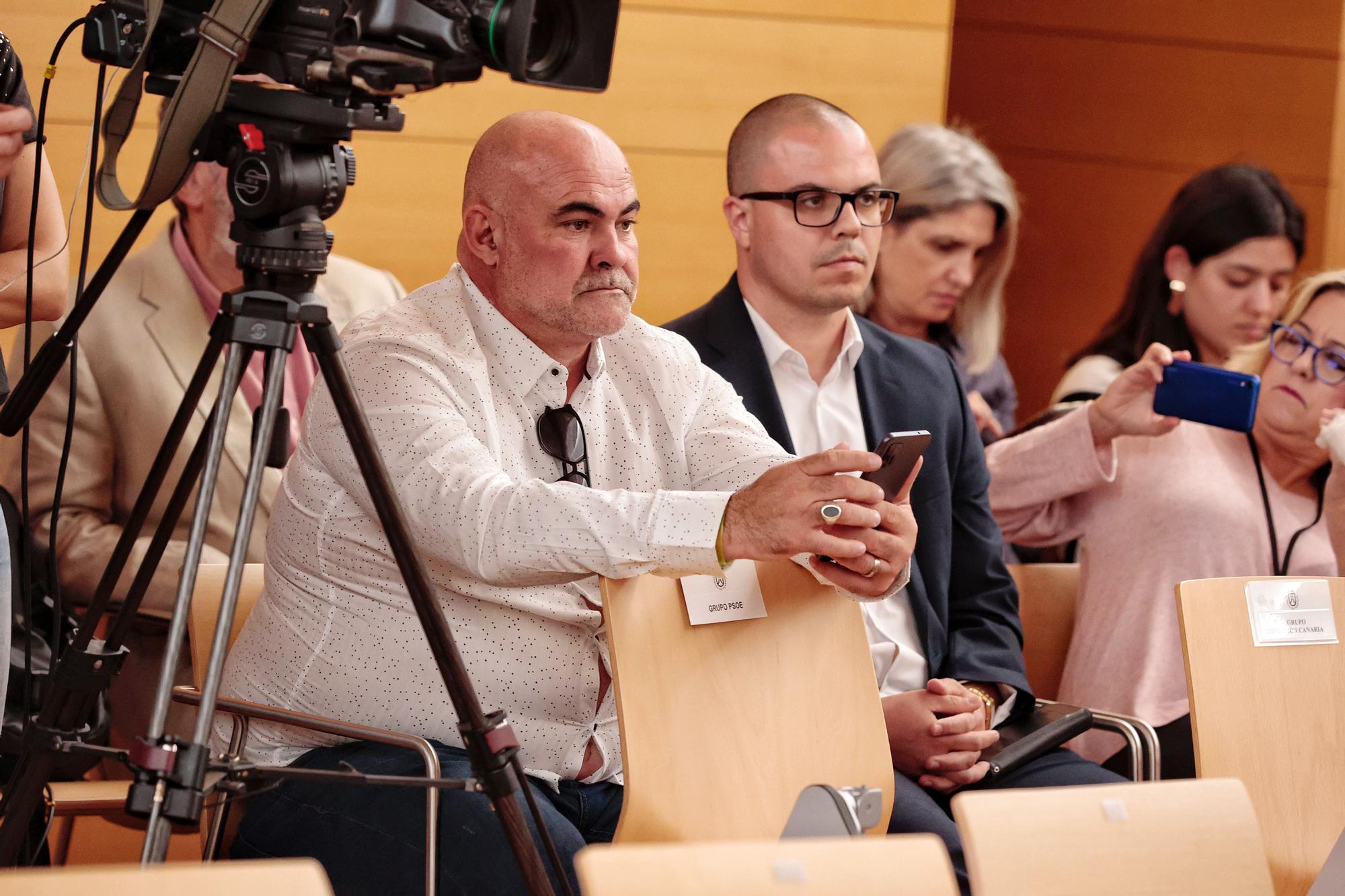 El mediador acude al pleno del Cabildo sobre el 'caso mediador'