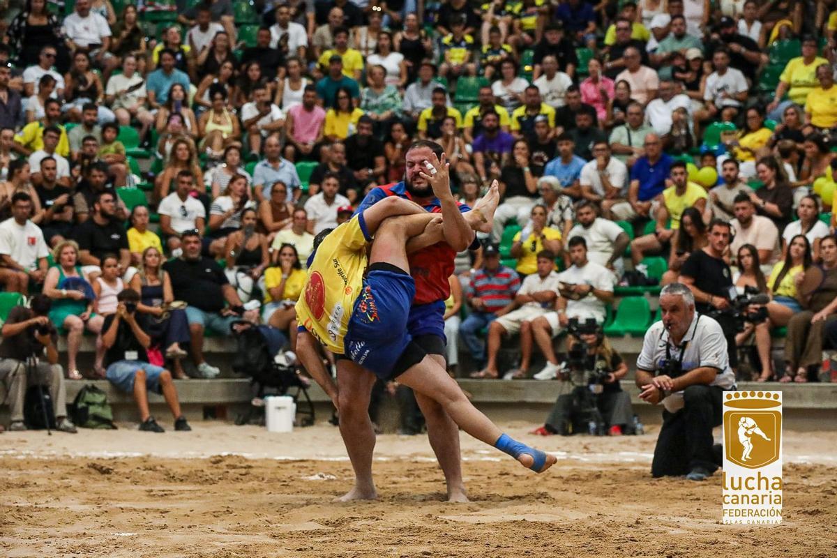 El Chimbesque, mejor equipo de Canarias de lucha canaria