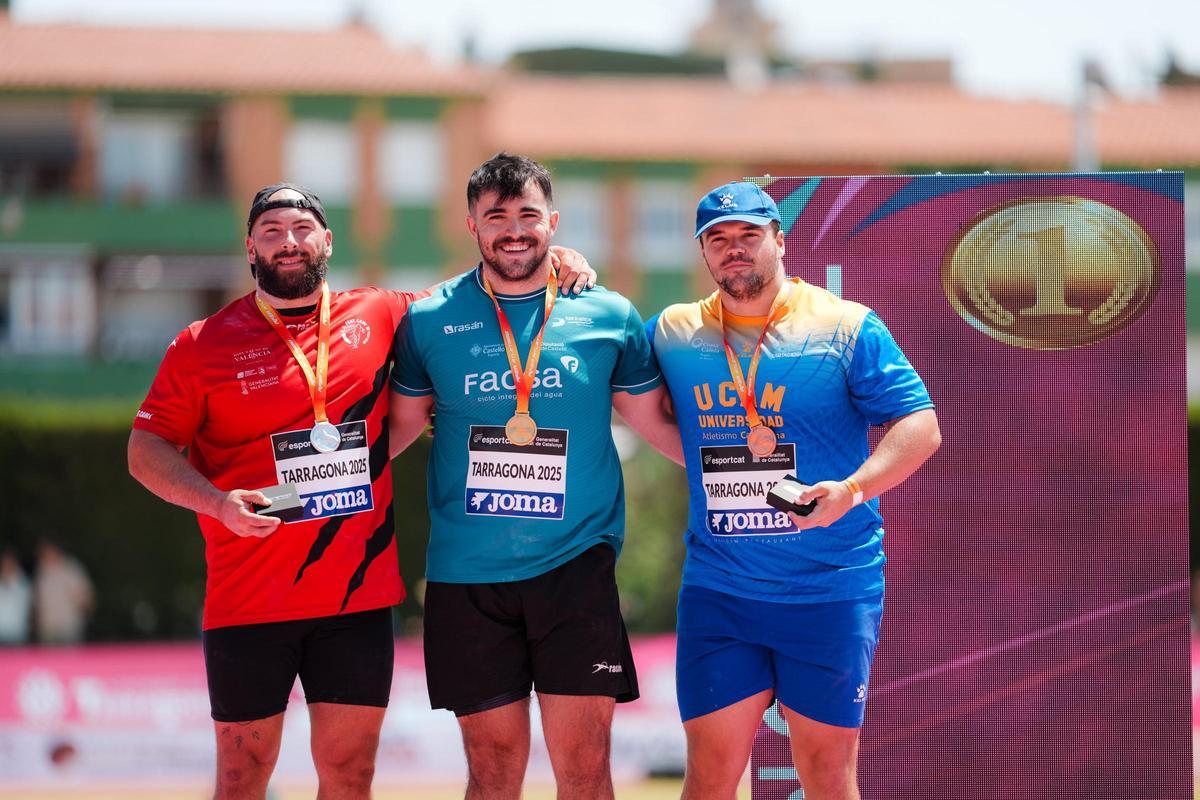 André Müller, a la derecha, en el podio del Campeonato de España