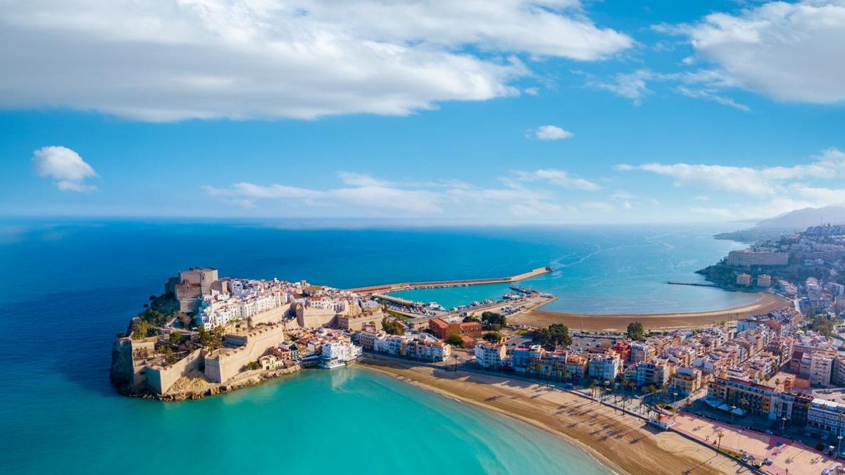 Parece Dubrovnik, pero es España: así es la perla del Mediterráneo, con una fortaleza junto al mar que albergó a un &quot;antipapa&quot;
