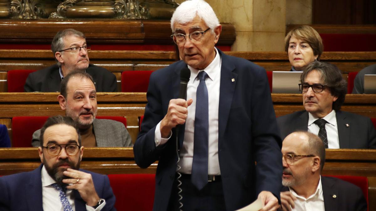 El 'conseller' de Salut catalán, Manel Balcells, en una intervención en el Parlament.