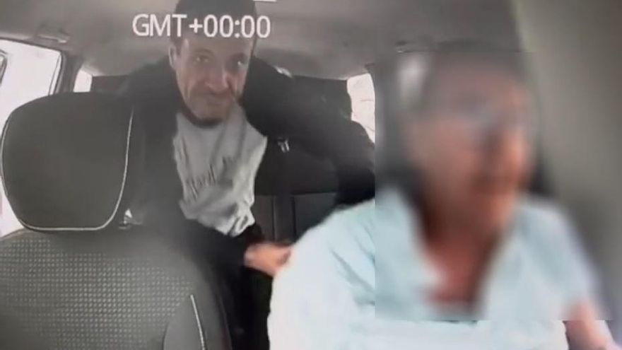 SUCESOS CANARIAS | Un ladrón atraca con pistolas falsas y cuchillos a vecinos, taxistas y restaurantes en Gran Canaria: «¡Dame el dinero!» SUCESOS CANARIAS | Un ladrón atraca con pistolas falsas y cuchillos a vecinos, taxistas y restaurantes en Gran Canaria: «¡Dame el dinero!»