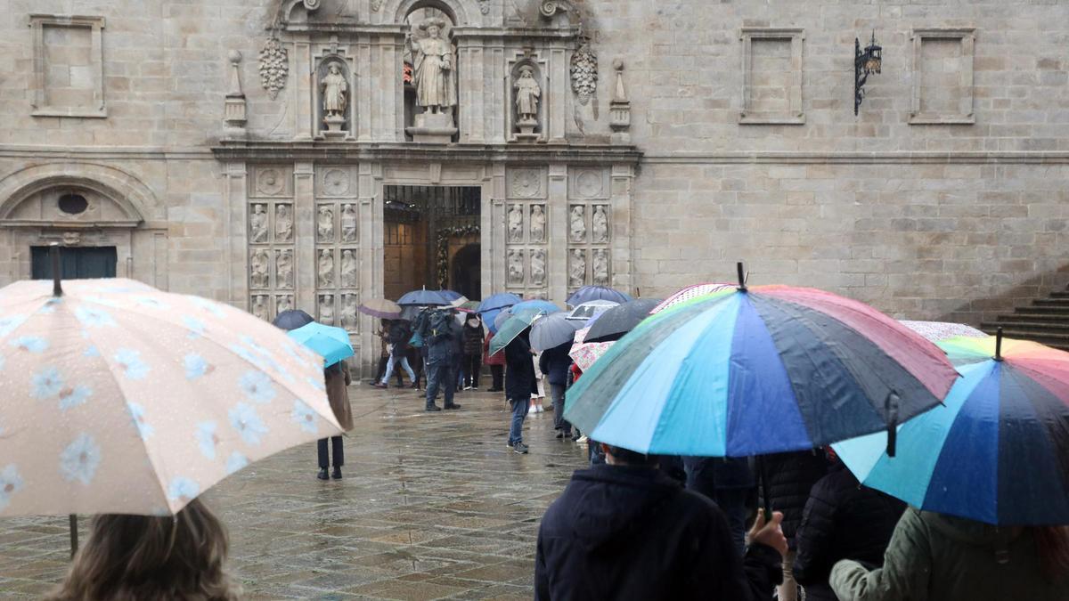 Colas en la Puerta Santa, tras su reciente apertura