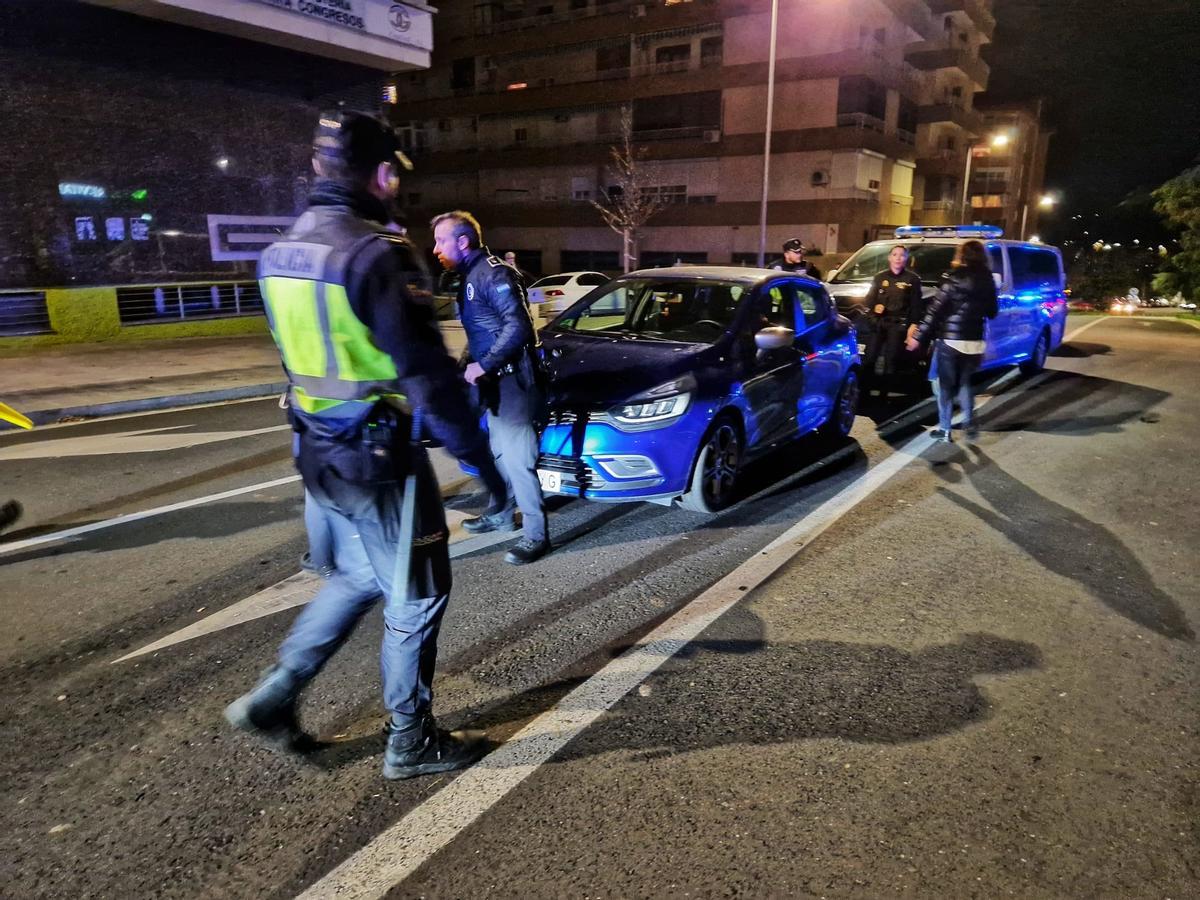 El conductor que pudo causar un atropello múltiple en la Madrila fue interceptado primero en la calle Viena.