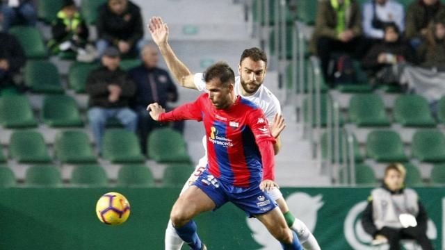 La expulsión de Manuel Sánchez en el minuto 50 y el 1-0 en la jugada siguiente resultan determinante