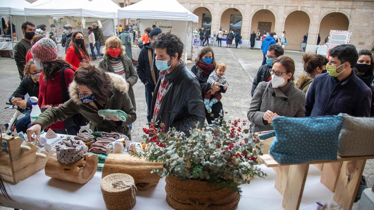 Artesanía y diseño en el Rata Market de Navidad