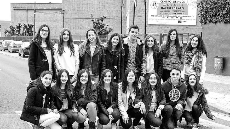 Alumnos de 4º B del instituto Los Sauces que han elaborado este reportaje sobre el origen de las fiestas patronales benaventanas.