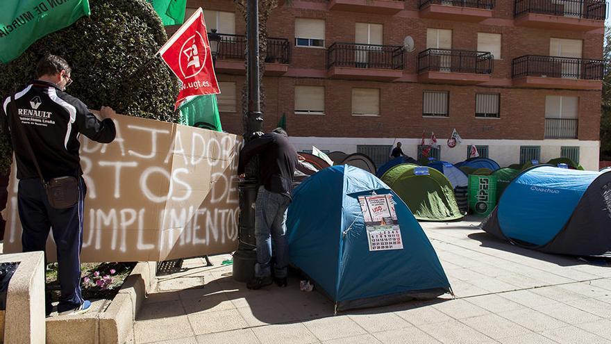 Un momento de la protesta frente al Consistorio.