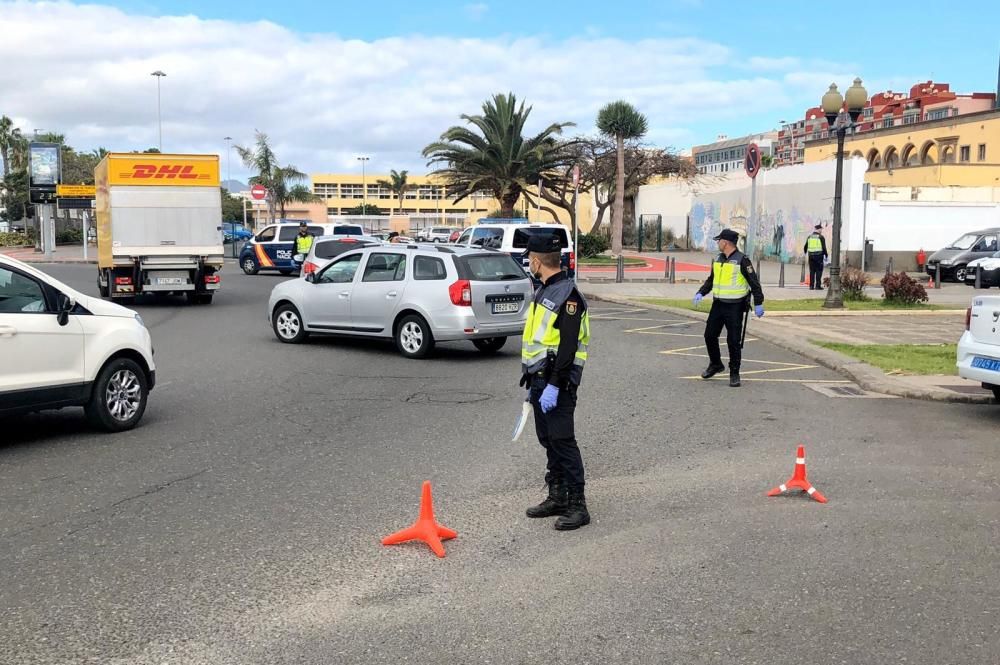 Crisis del Coronavirus | Controles conjuntos de Policía Nacional y Policía Local en Las Palmas de Gran Canaria