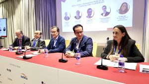 Federico Soria, Francisco Carrillo, Diego del Rey, Juan Carlos Caballero y Anna Leal, ayer durante la mesa.