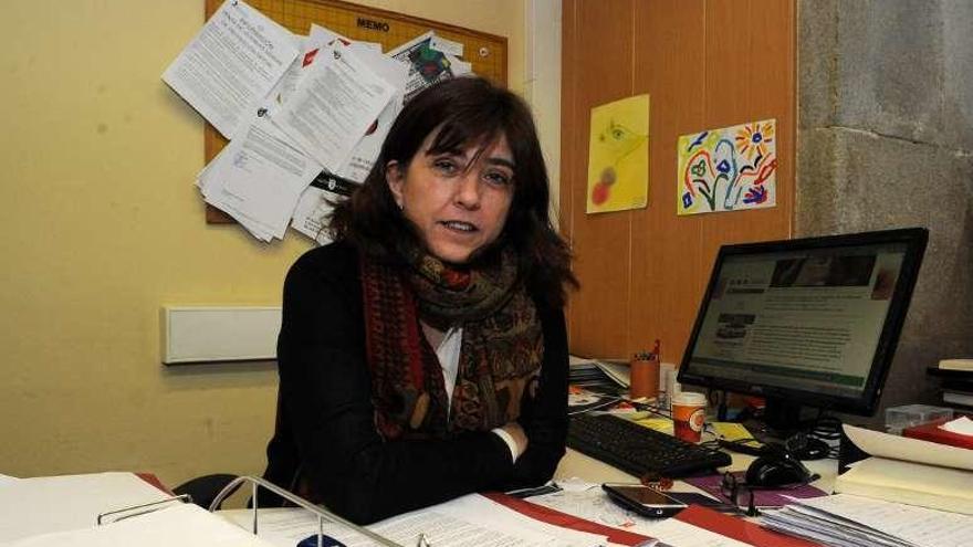 Julia Barbosa, en la oficina del CIM. // Iñaki Abella