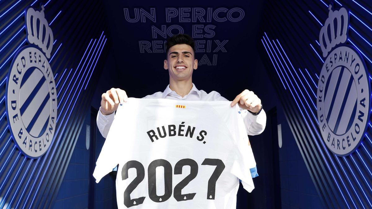 Rubén Sánchez, feliz tras su renovación con el Espanyol hasta 2027.