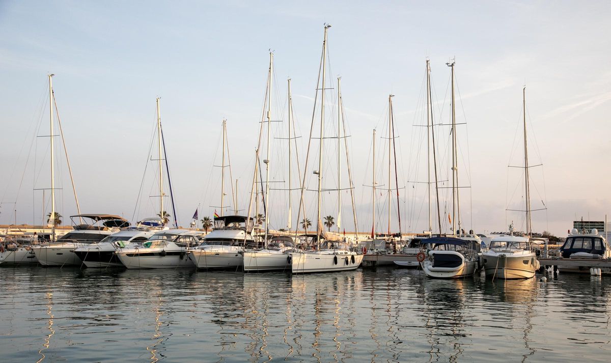 Naves atracadas en Port de Sitges - Aiguadolç