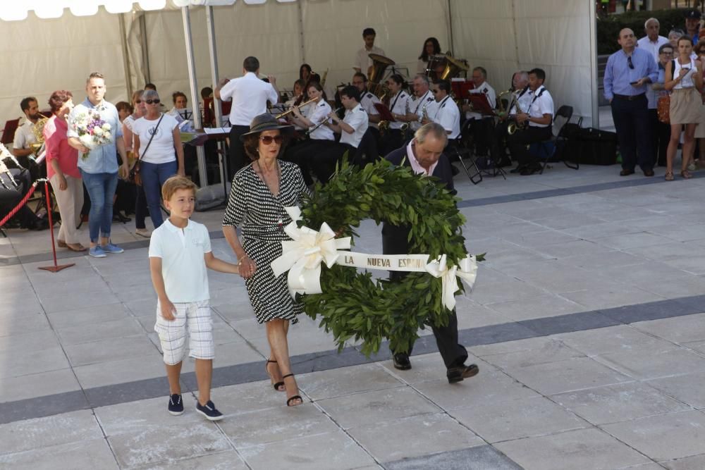 Ofrenda floral a Jovellanos en Gijón