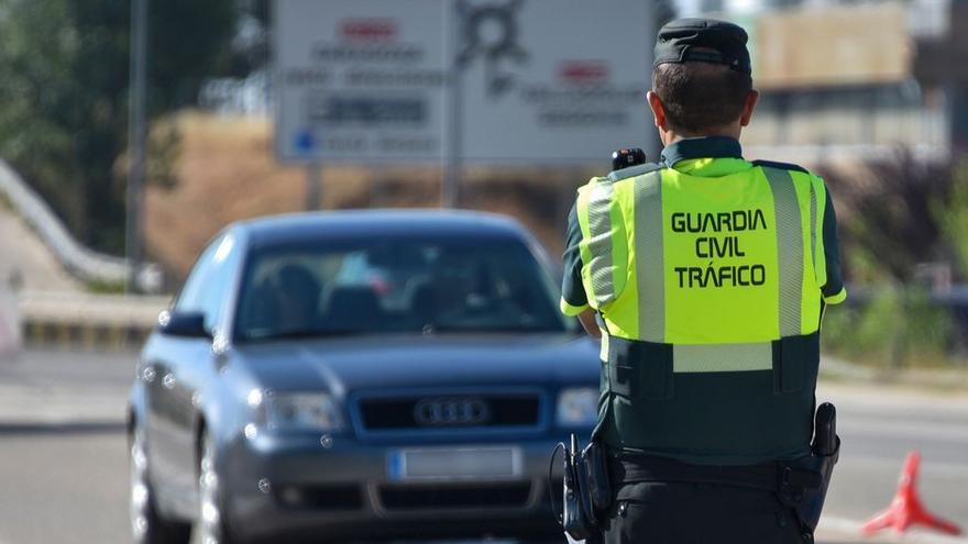 La Guardia Civil intensificará los controles de tráfico durante toda la Navidad