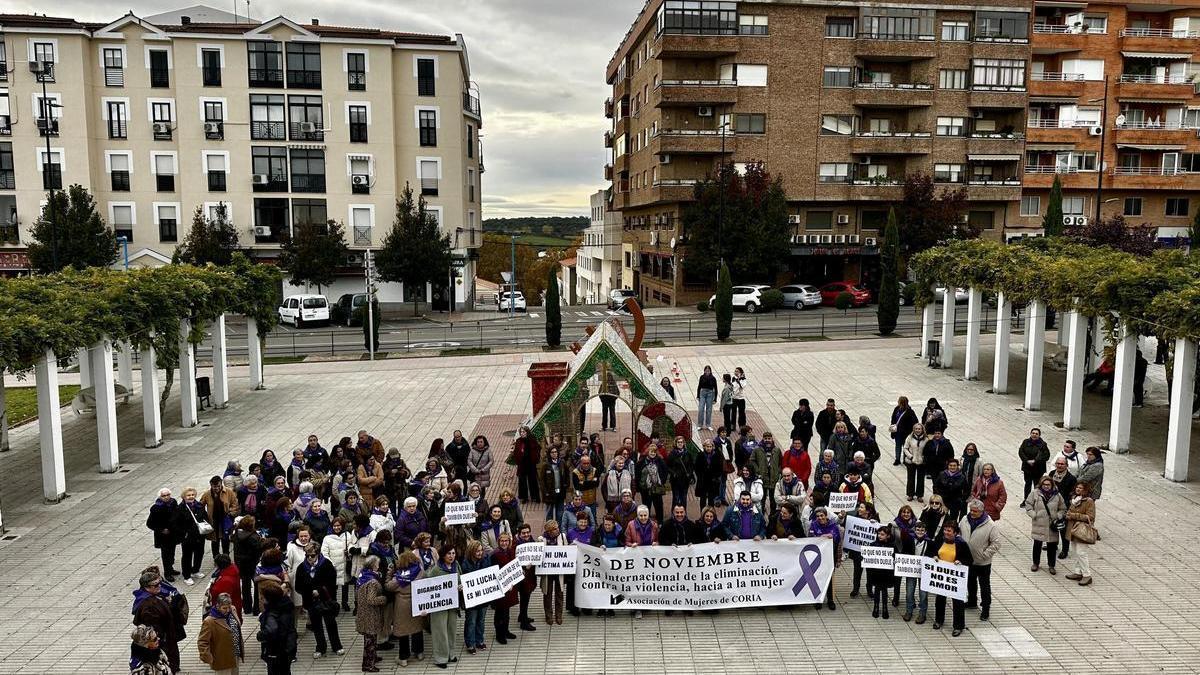Acto por el Día Internacional Eliminación Violencia Género en Coria, este año.