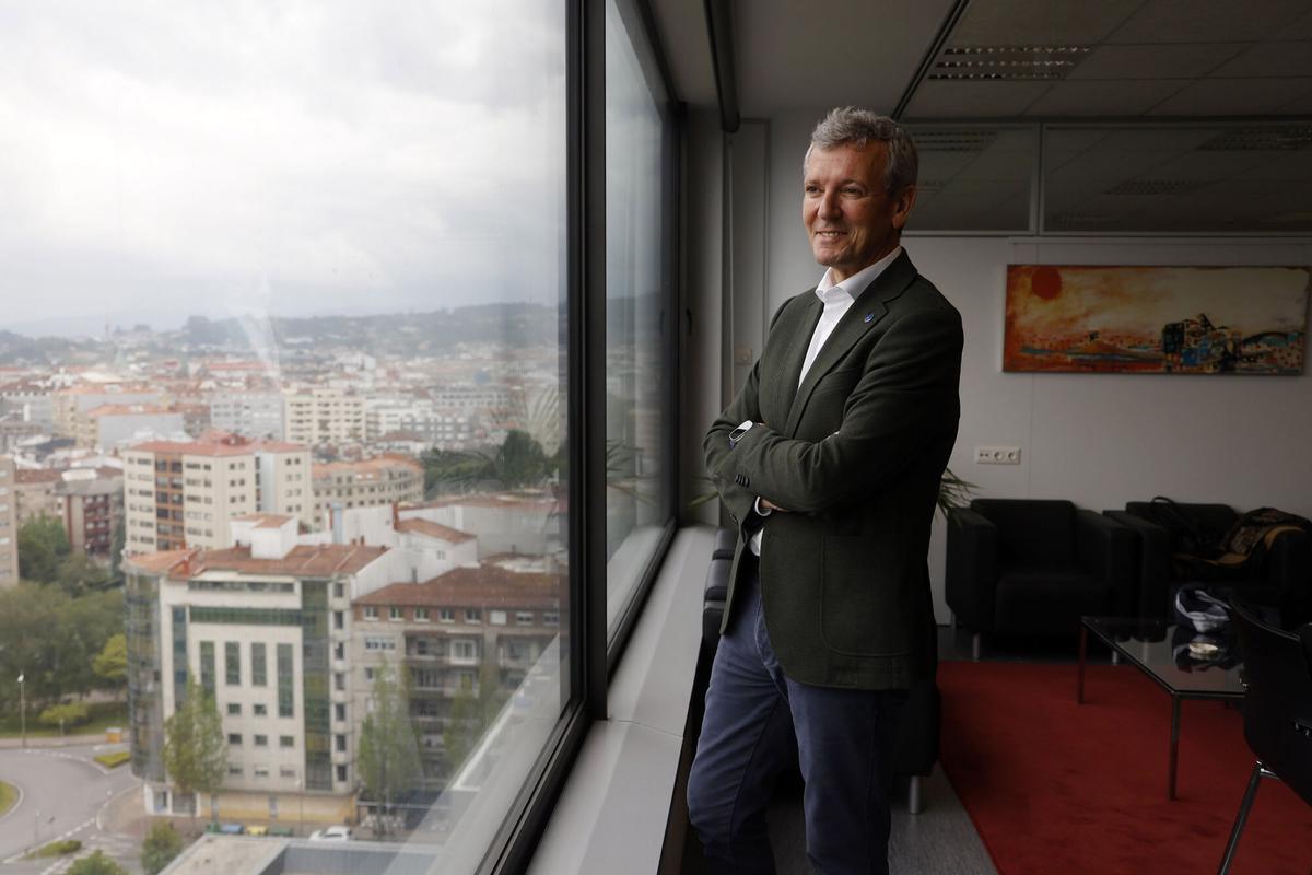 Alfonso Rueda, en la delegación de la Xunta en Pontevedra