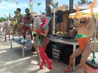 'Pride Maspalomas 2024': fiesta en la piscina de Apartamentos Los Almendros