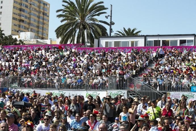 24.02.19. Las Palmas de Gran Canaria. Carnaval 2019. Concurso Carnaval Canino.  Público. Parque de Santa Catalina. Foto Quique Curbelo