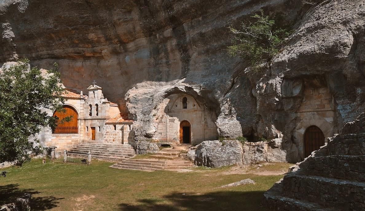 Monumento Natural de Ojo Guareña.