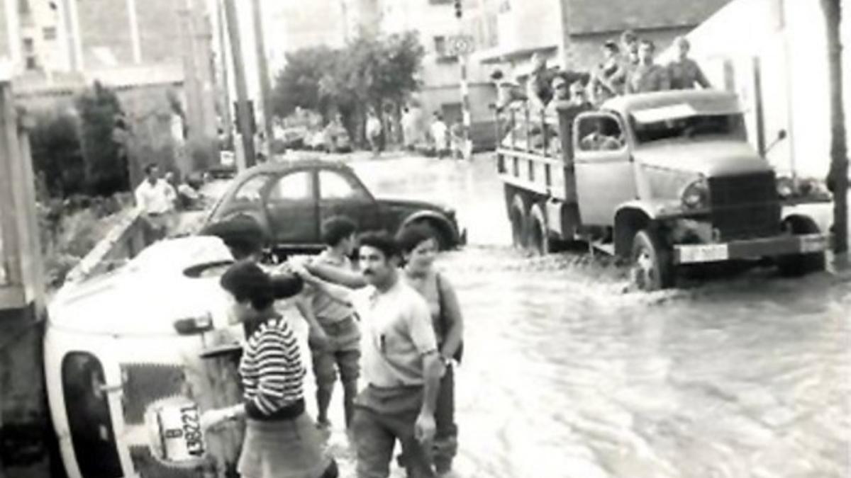 Imagen de las riadas de 1971 en Cornellà.