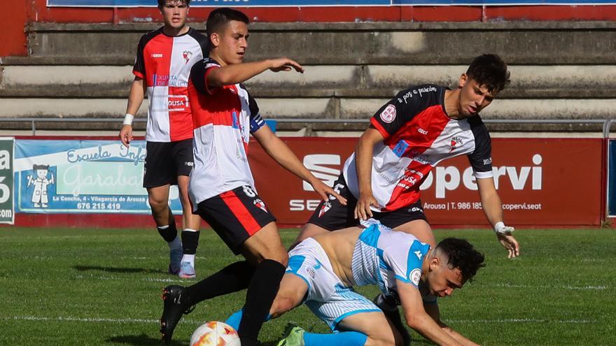 El Arosa dilapida una ventaja de dos goles en Torrelavega